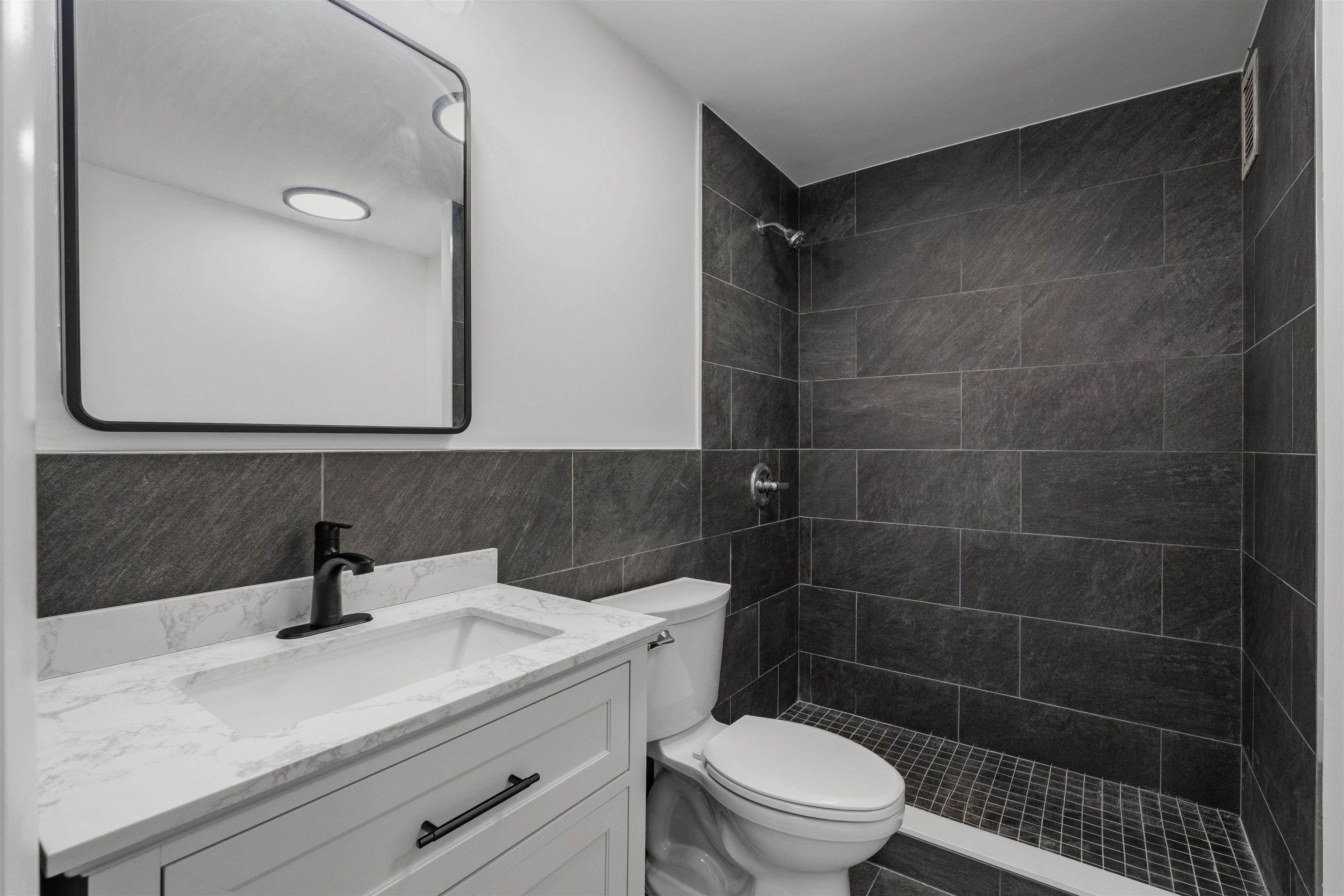 380 Mountain Rd 1407 Property Photo 10