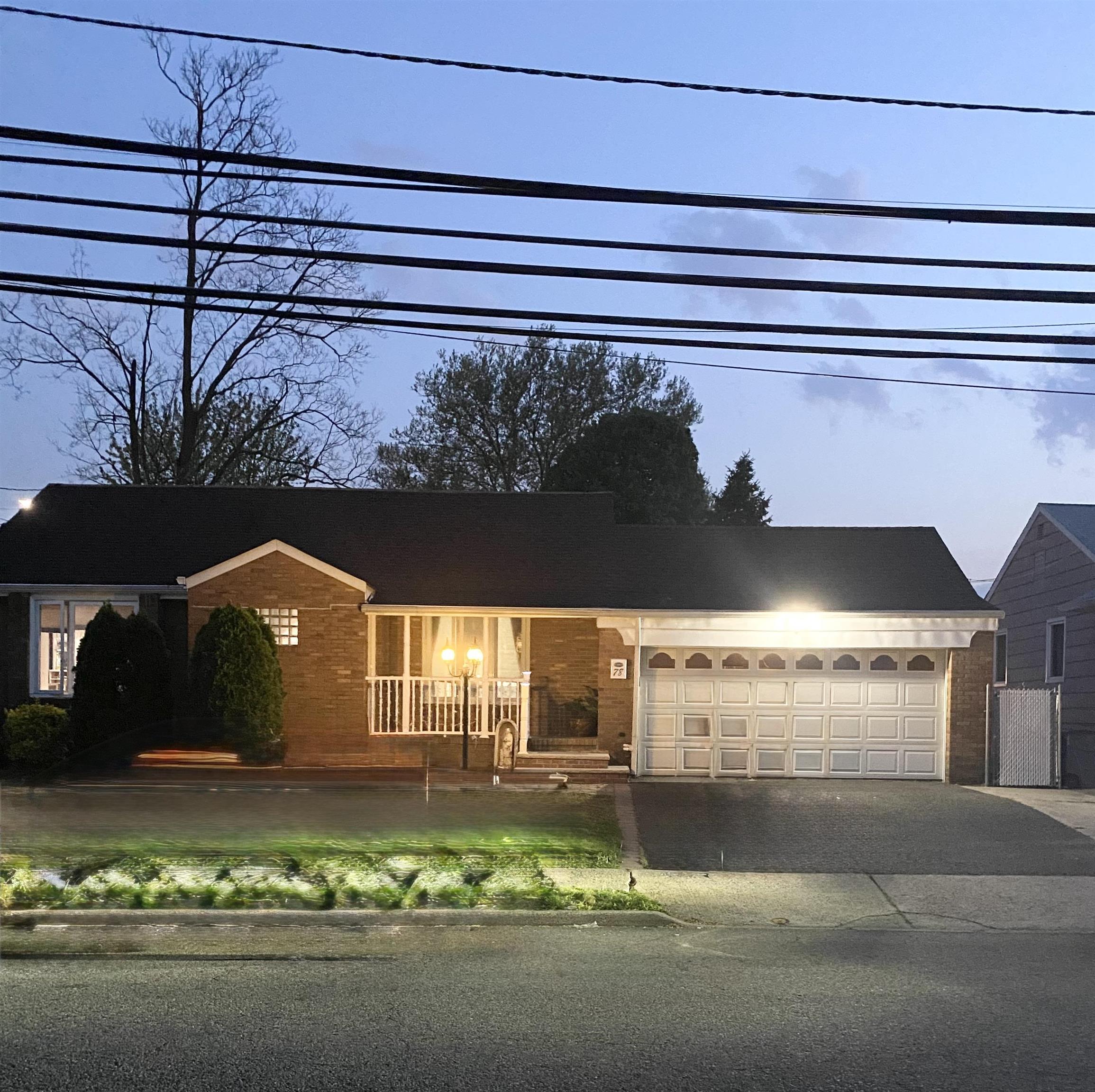 78 GARIBALDI AVE Property Photo 1