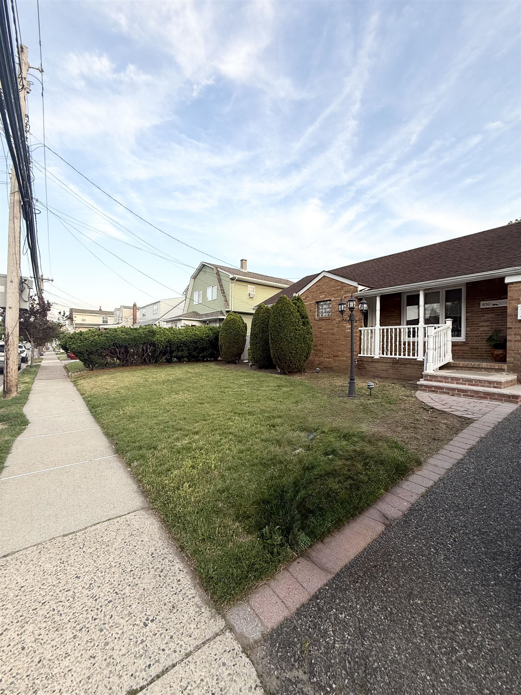 78 Garibaldi Ave Property Photo 3