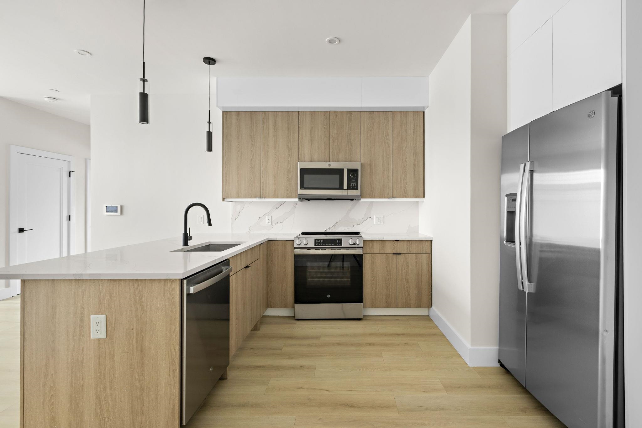 4525 Bergenwood Ave 208 Property Photo 4
