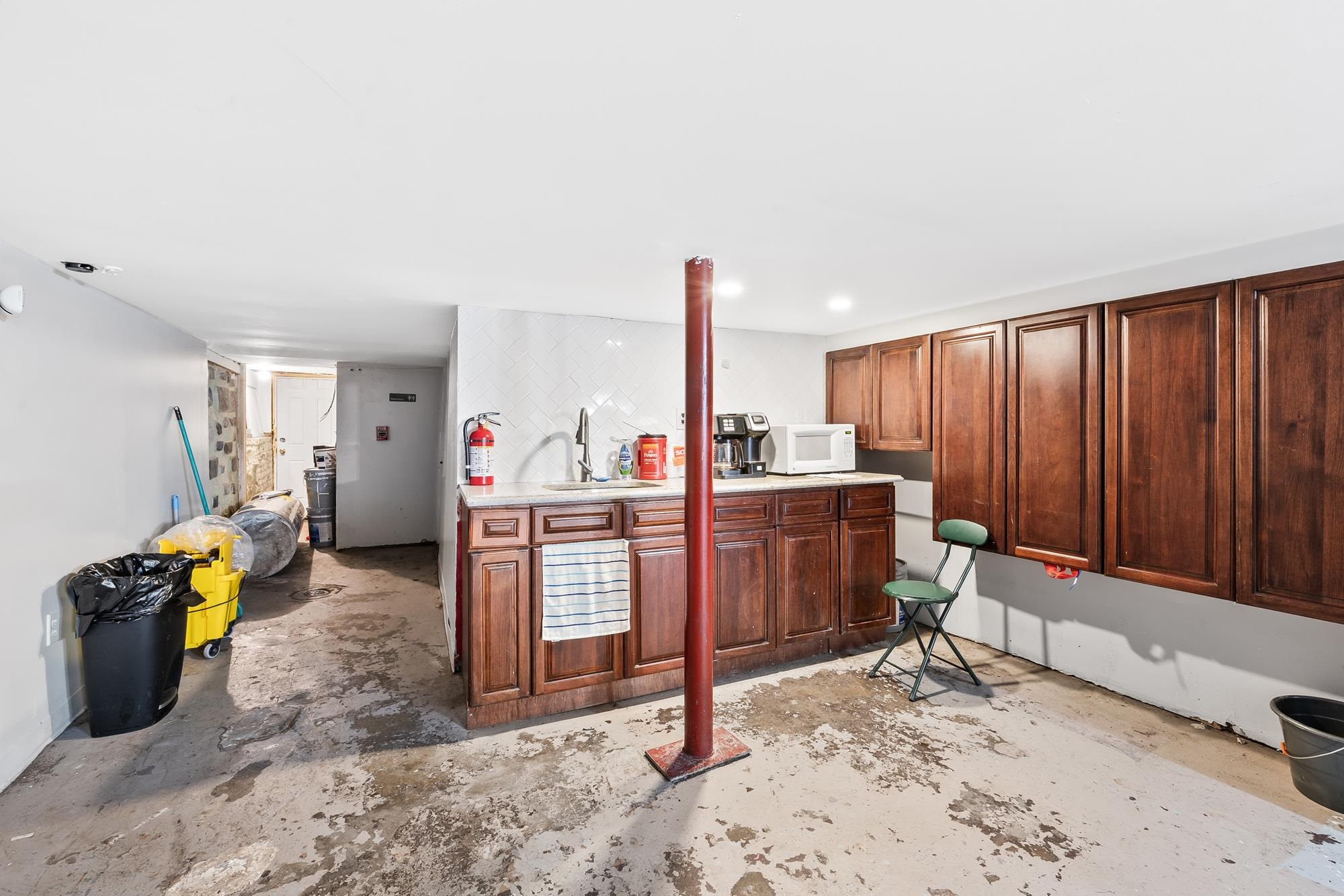 1303 Summit Ave Property Photo 8