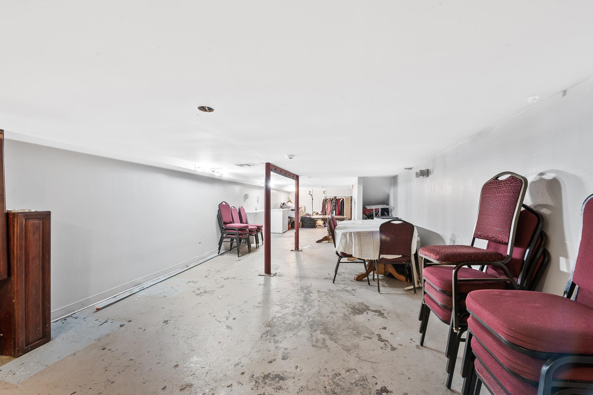 1303 Summit Ave Property Photo 9