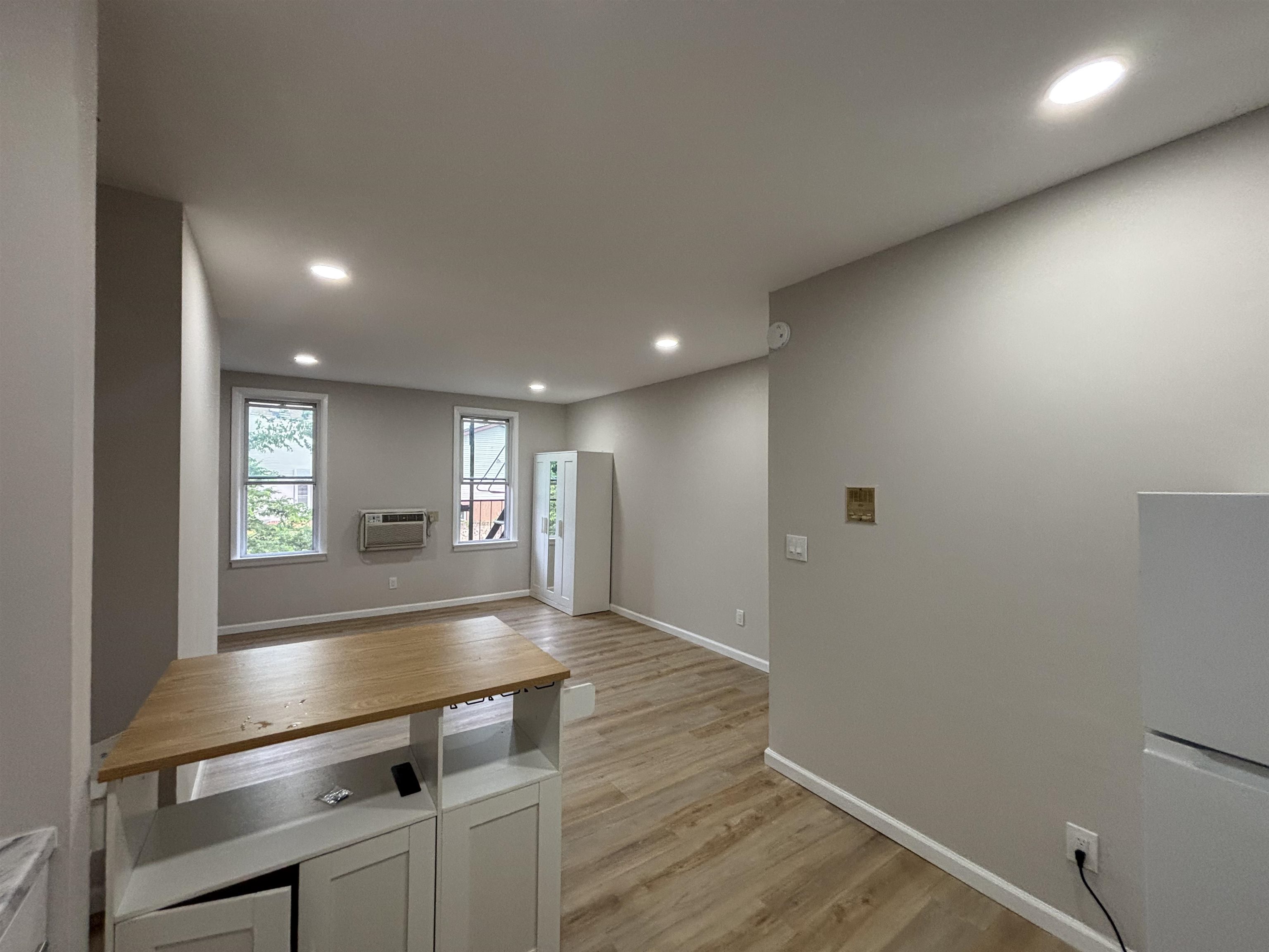 40 Beacon Ave Property Photo 5