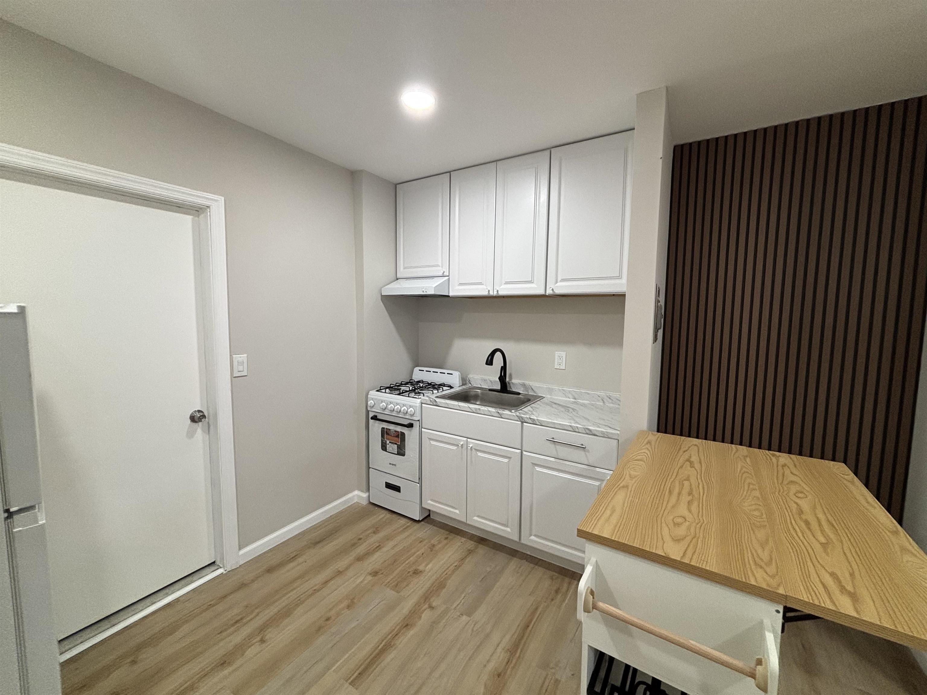 40 Beacon Ave Property Photo 6