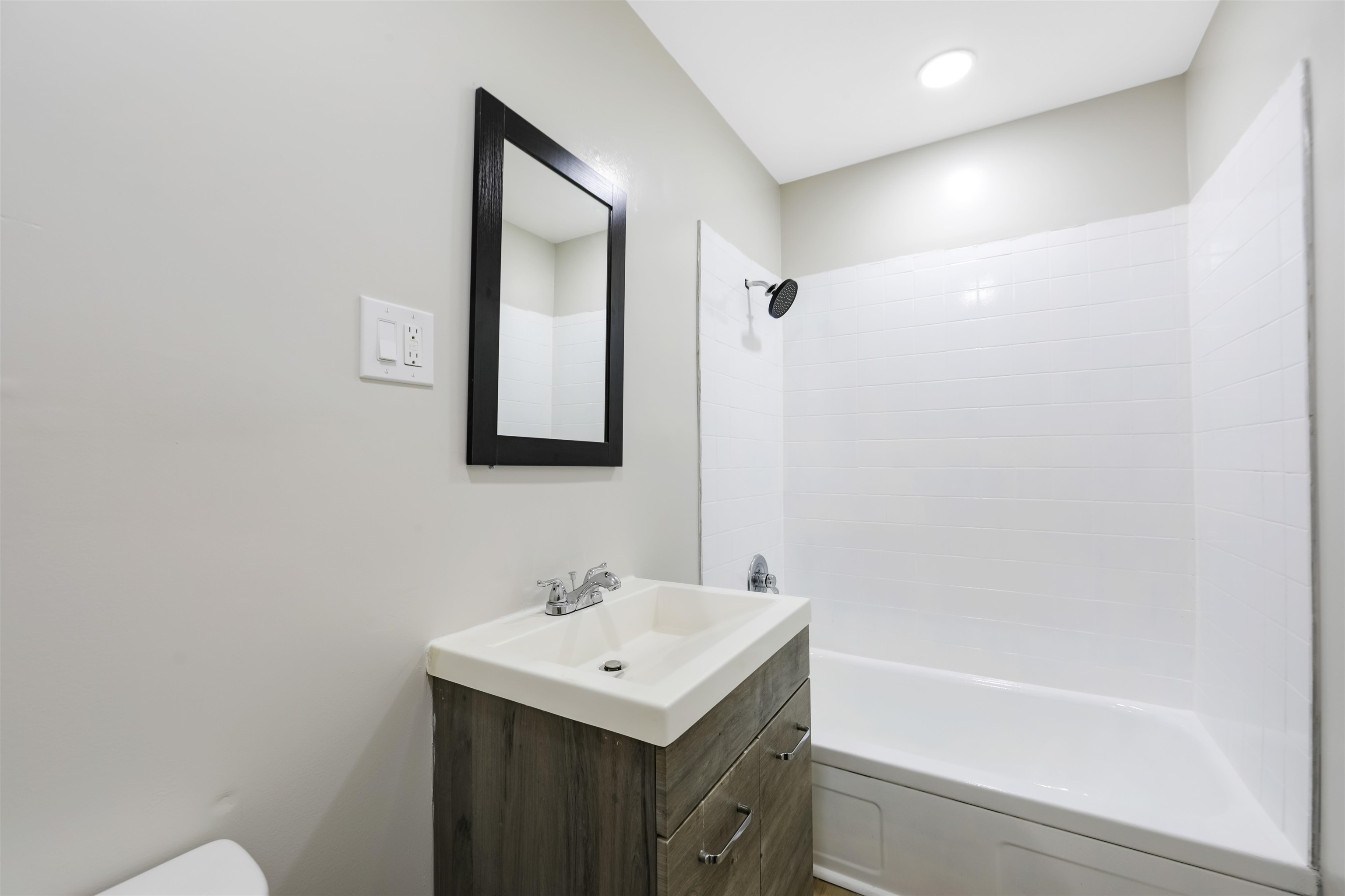 40 Beacon Ave Property Photo 8
