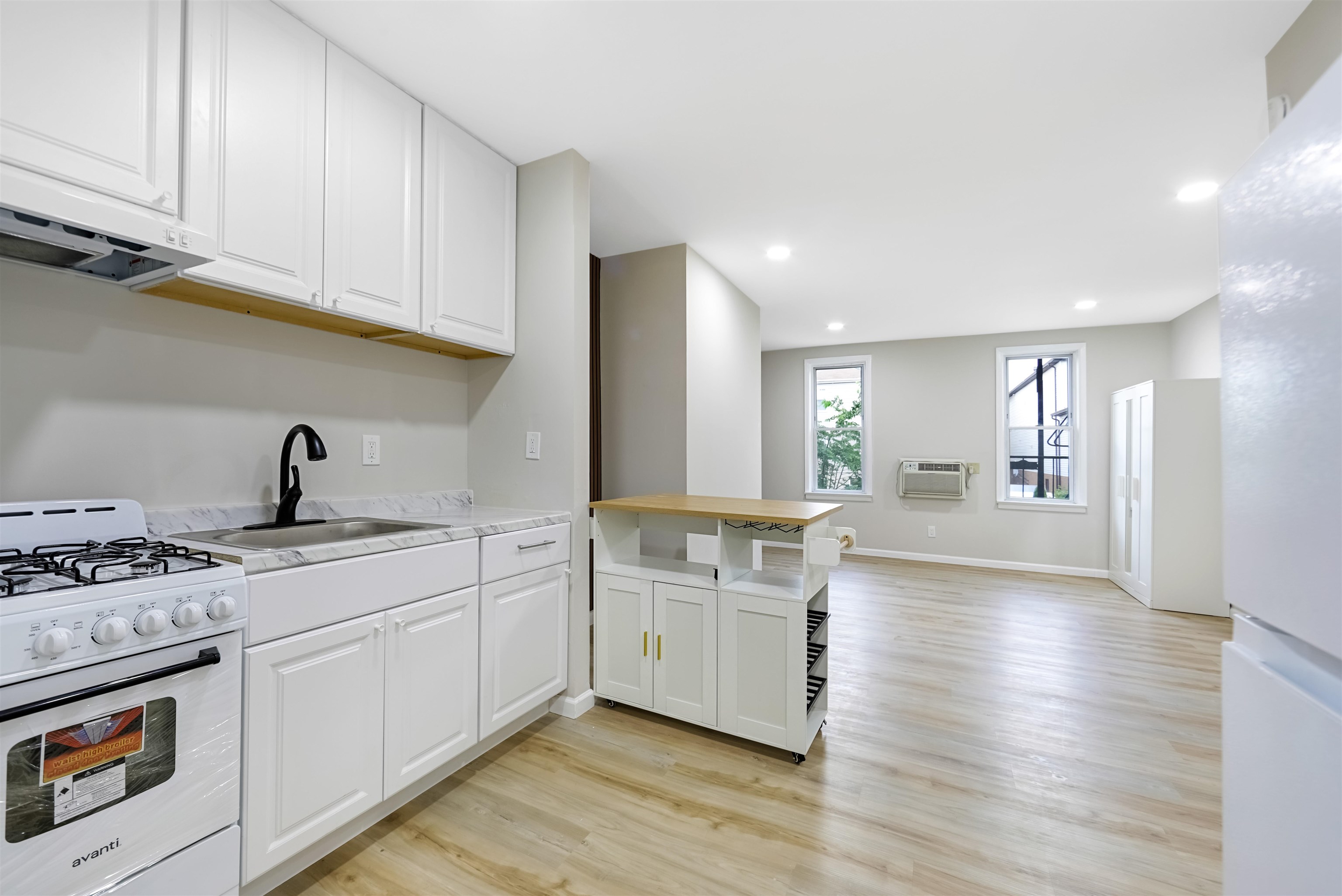 40 Beacon Ave Property Photo 10