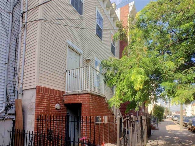 225 HALLADAY ST 2 Property Photo 1