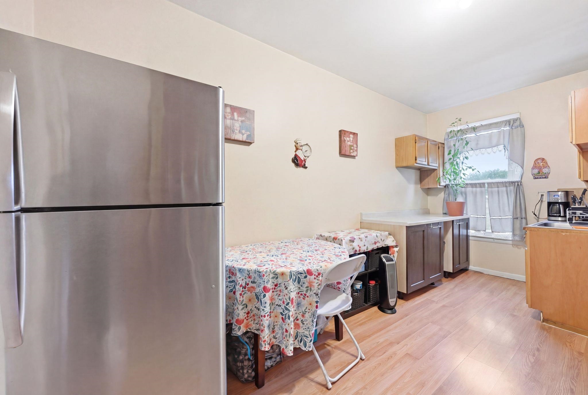 85 Zabriskie St Property Photo 8