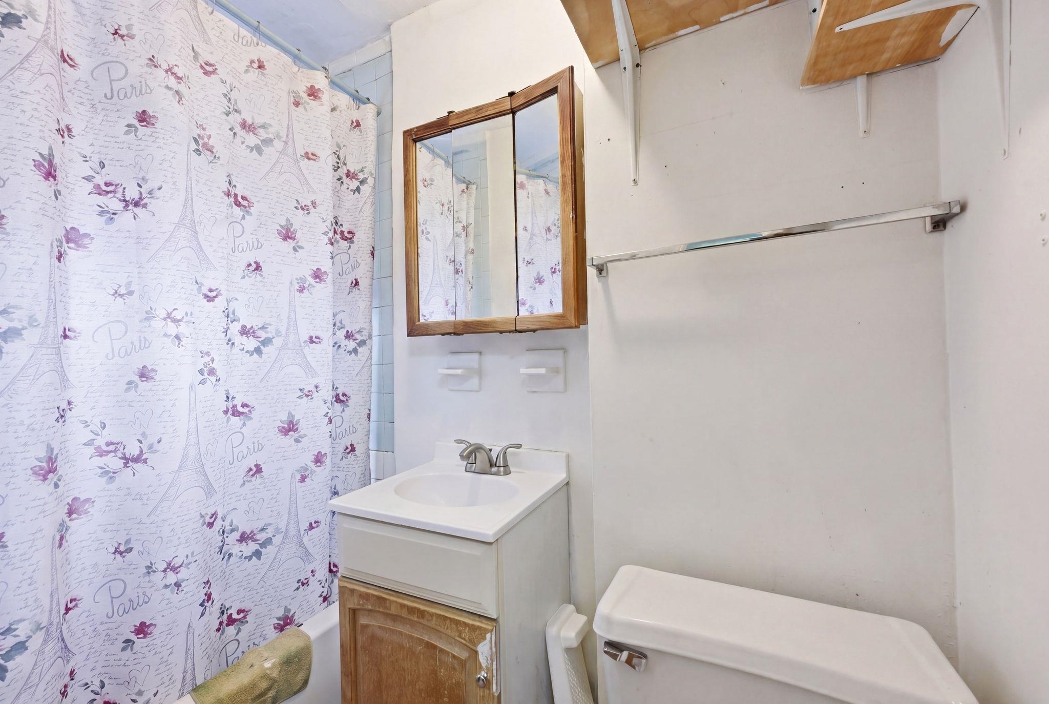 85 Zabriskie St Property Photo 21