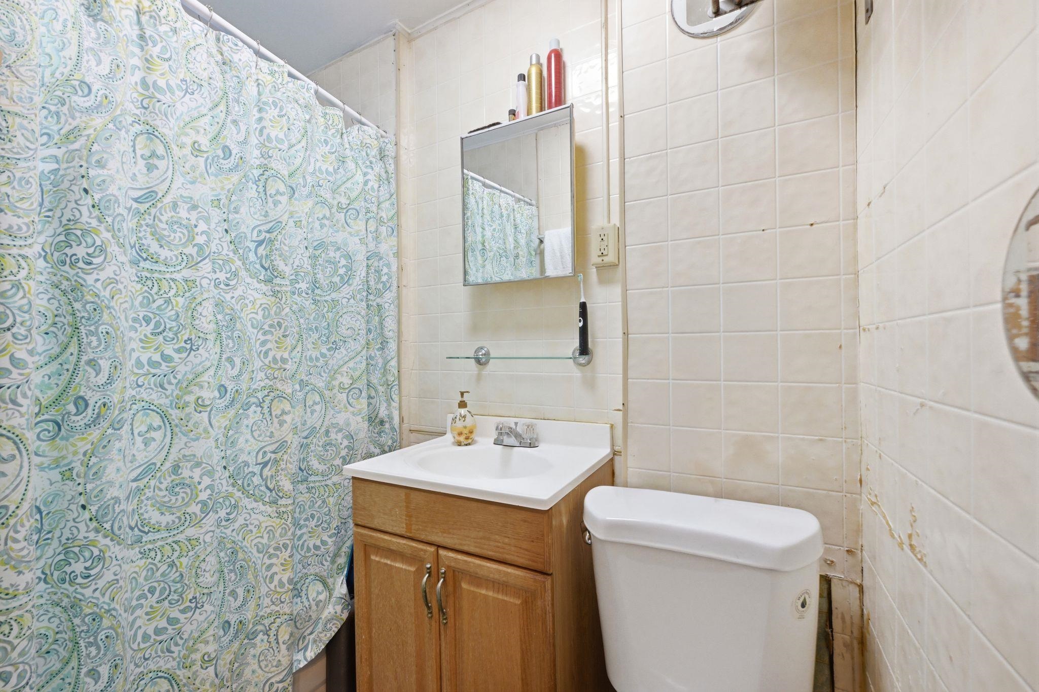 85 Zabriskie St Property Photo 23