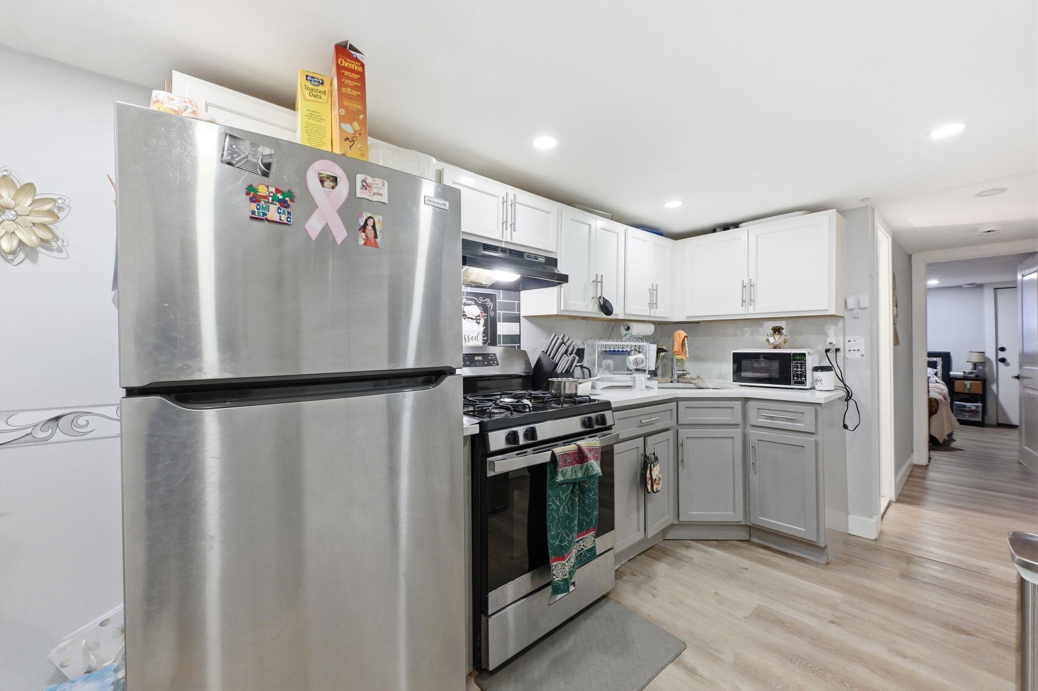85 Zabriskie St Property Photo 31