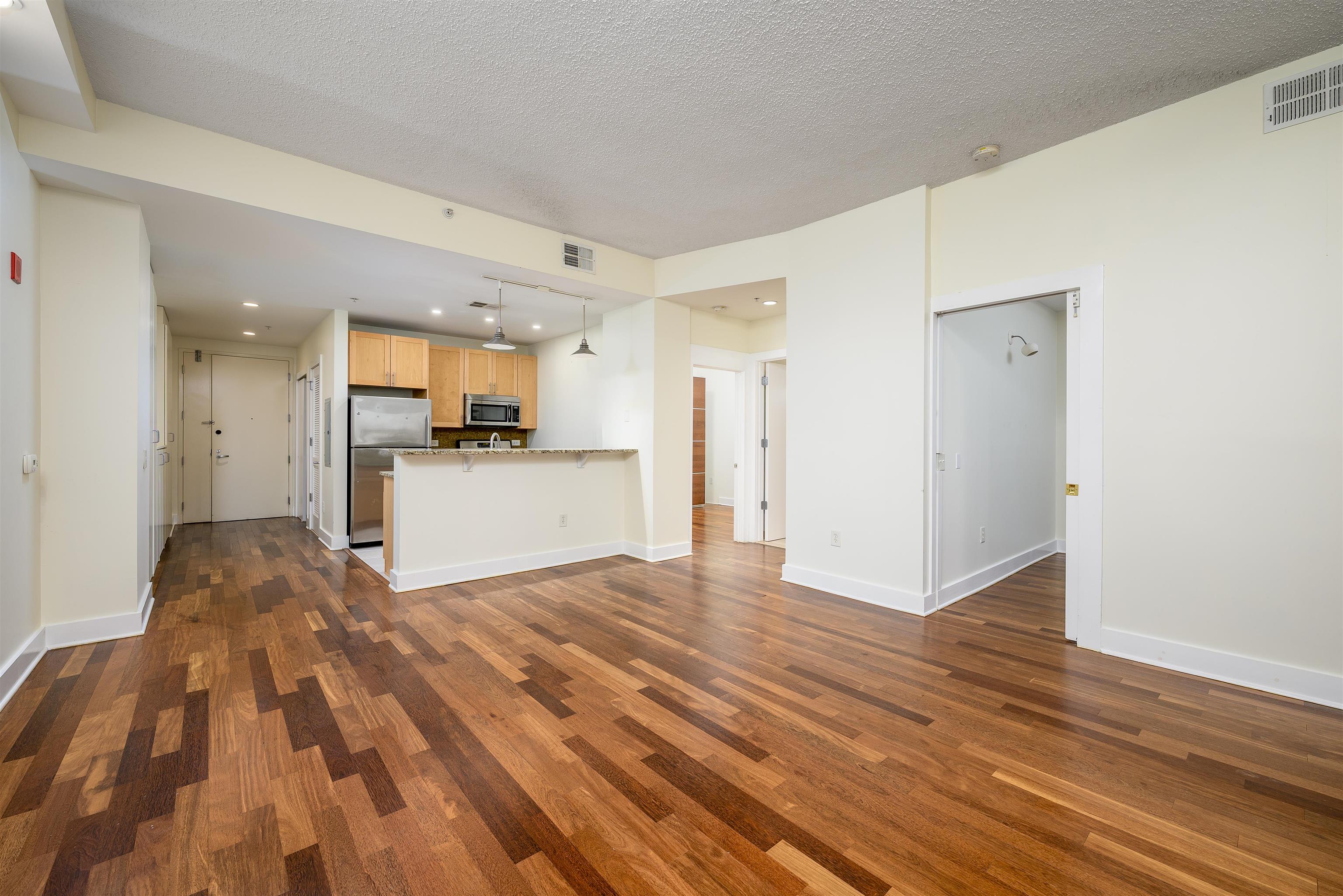 159 2nd St 601 Property Photo 4