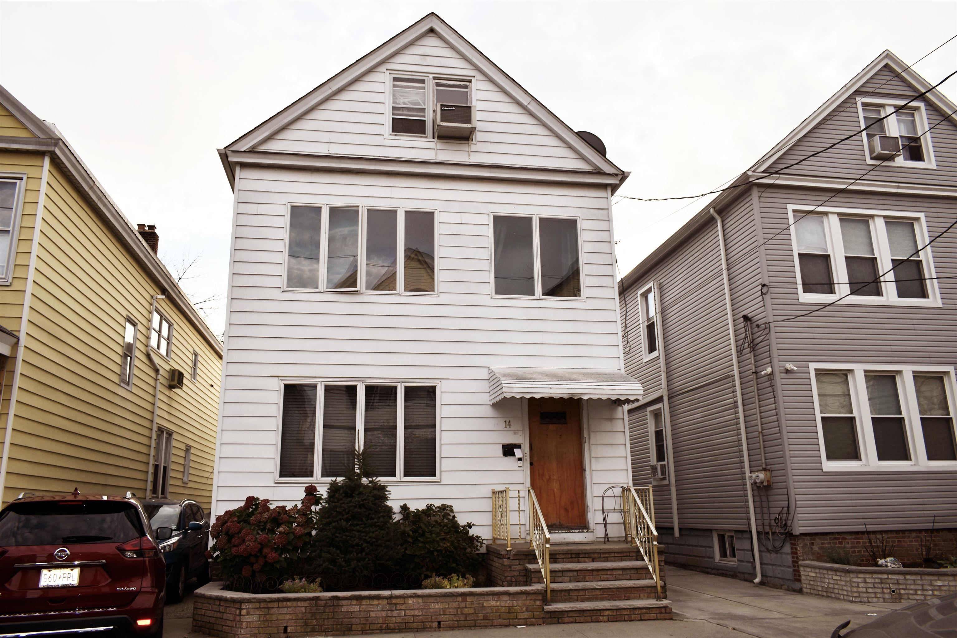 14 NEWARK BAY CT Property Photo 1