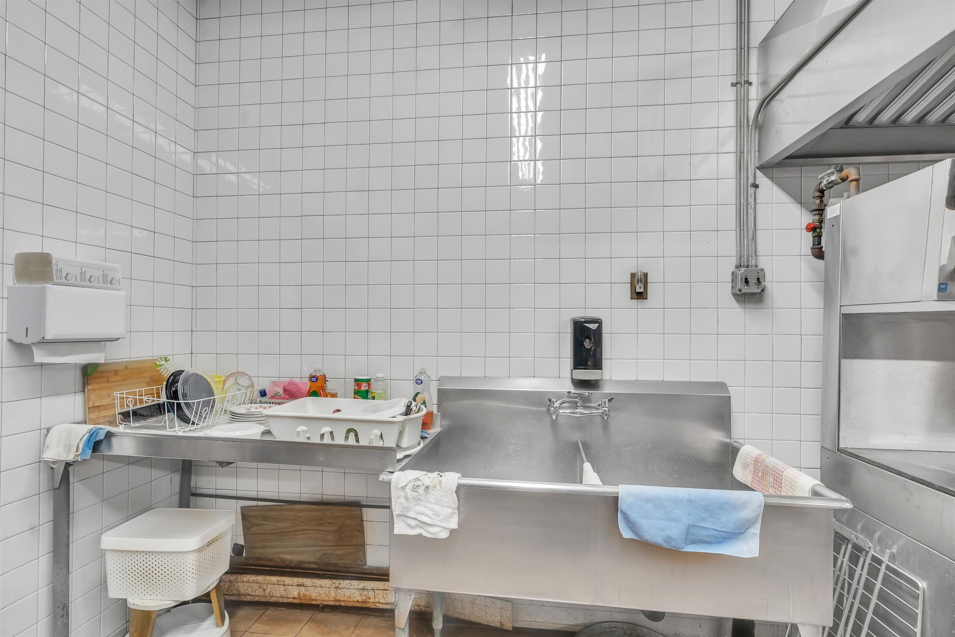 2610 Bergenline Ave Property Photo 48