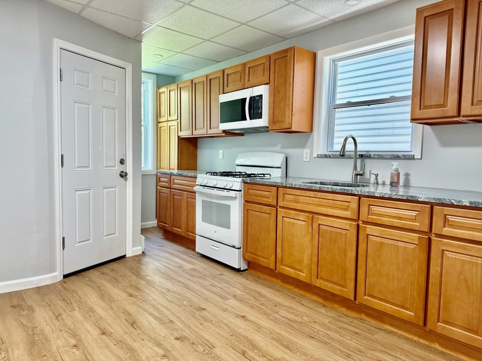 19 BALDWIN AVE 2 Property Photo 1