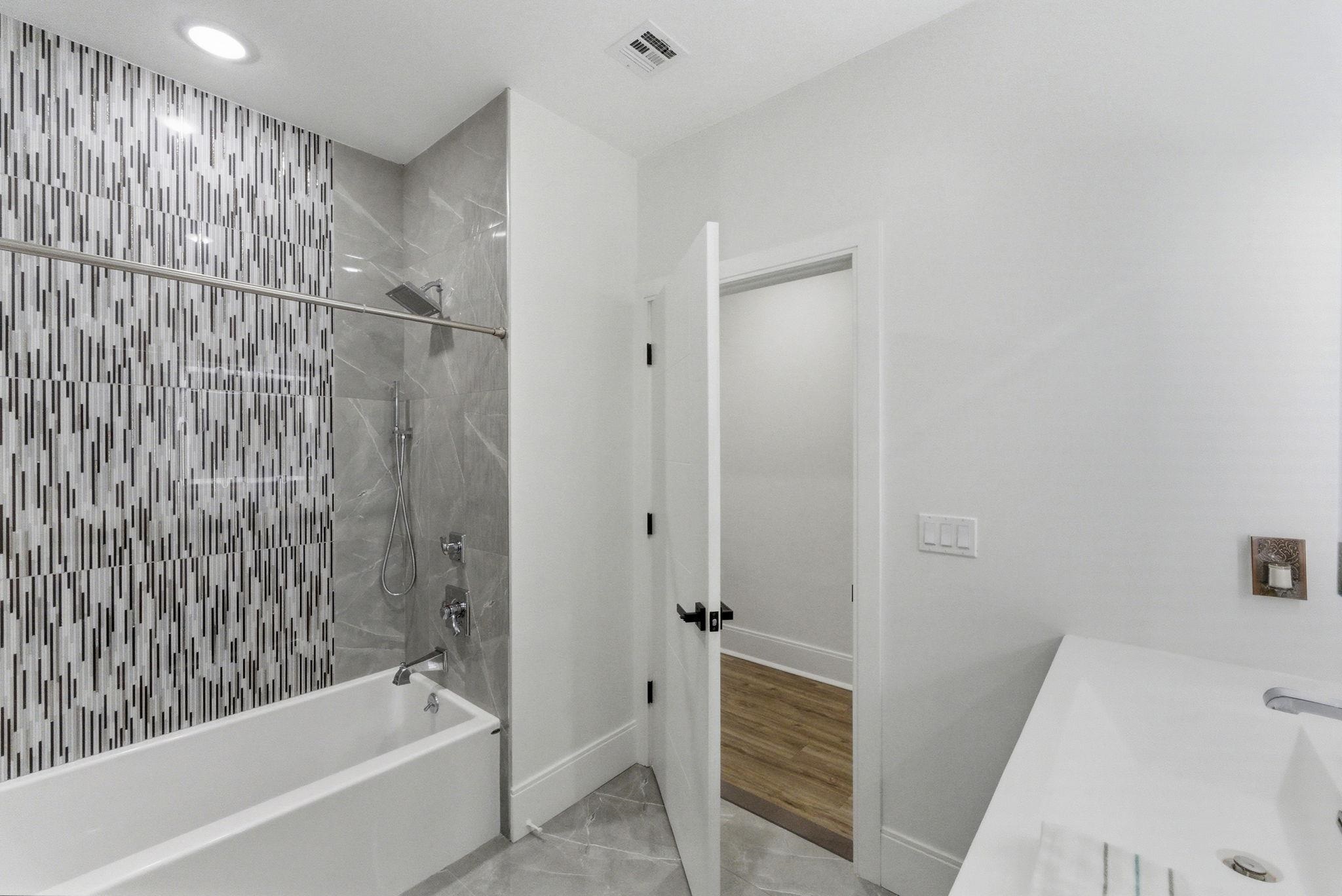 907 Palisade Ave 3 Property Photo 11