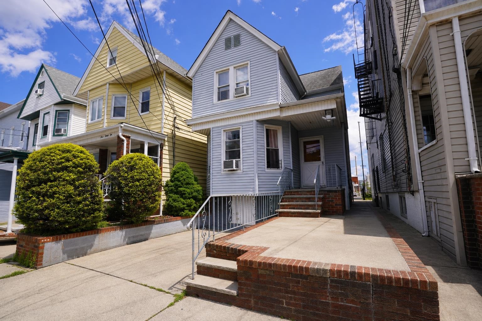 430 Avenue E Property Photo 1