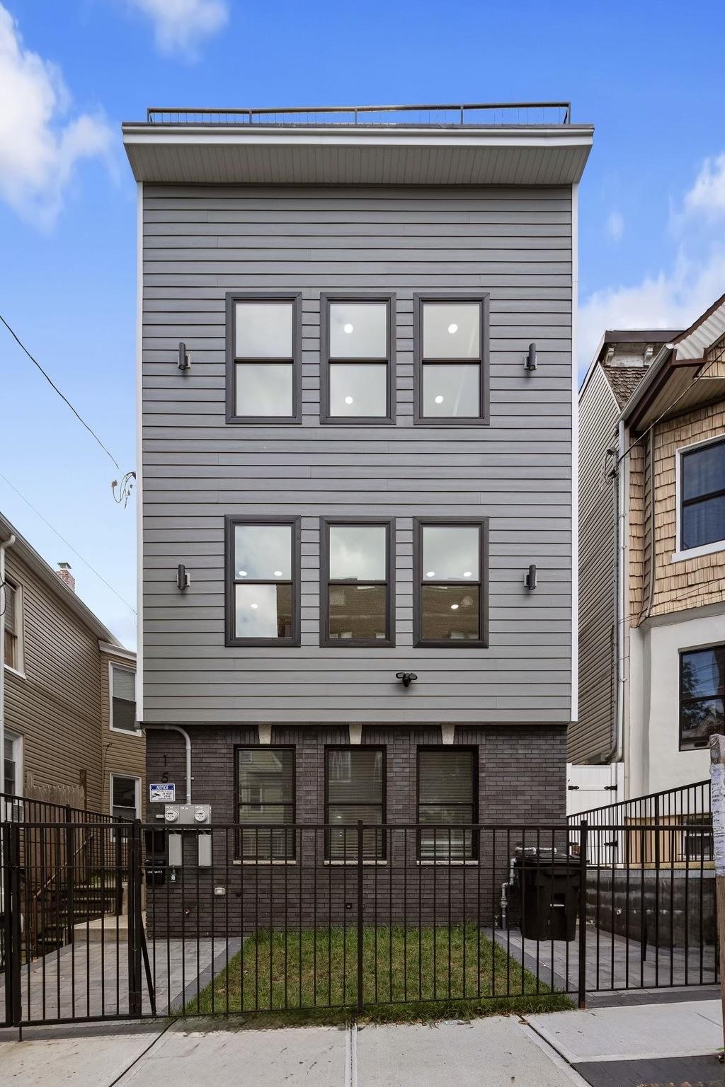 15 FULTON AVE 2 Property Photo 1