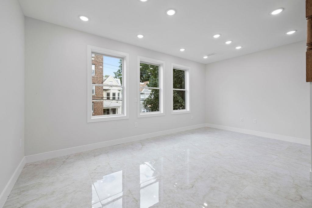15 Fulton Ave 2 Property Photo 8
