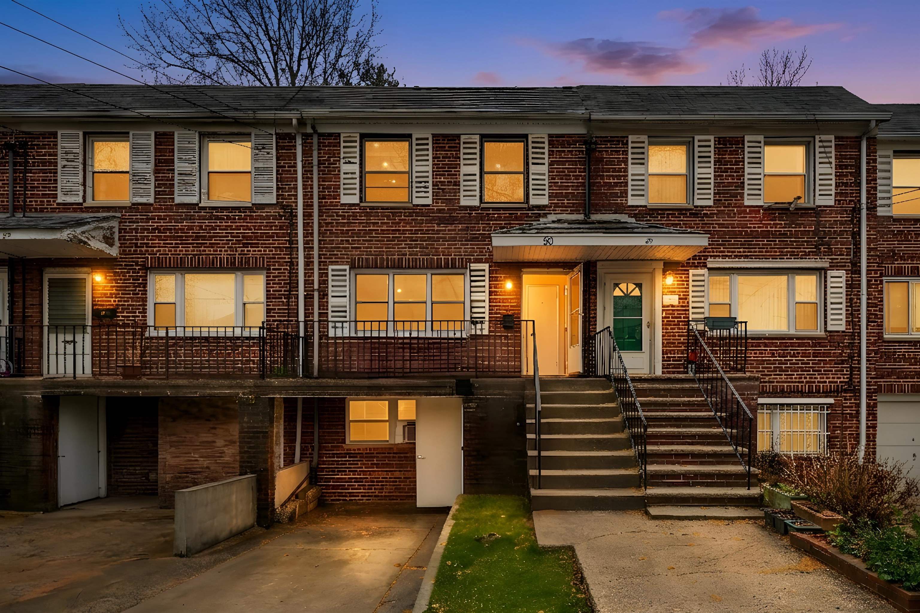 50 COLLEGE ST 1 Property Photo 1