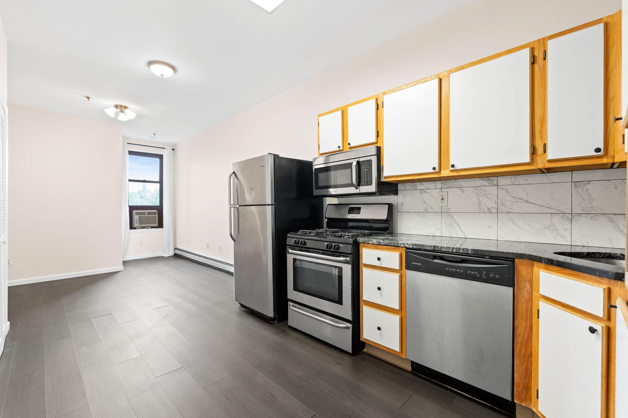811 PARK AVE 8 Property Photo 1