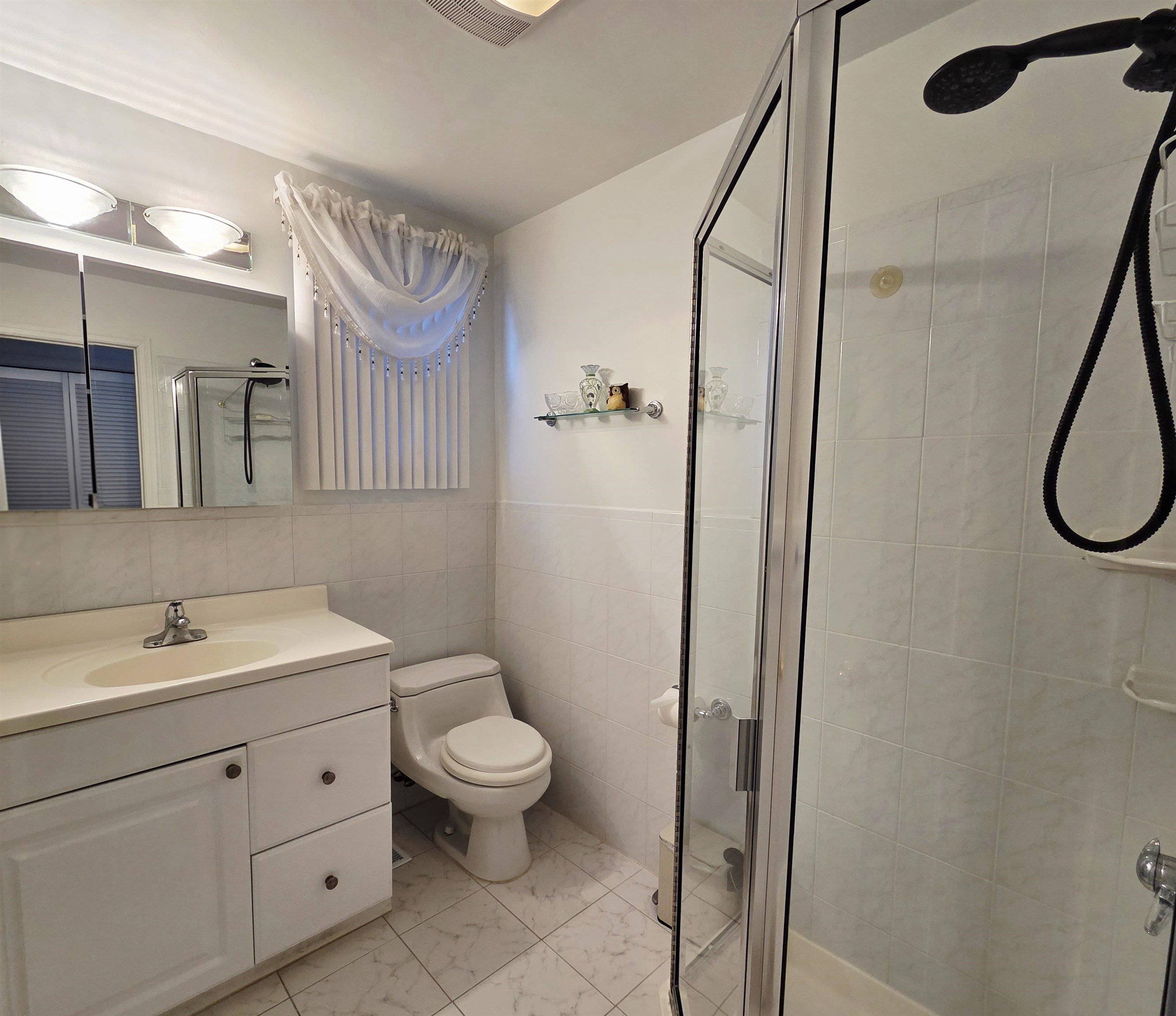 906 20th St 1 Property Photo 3