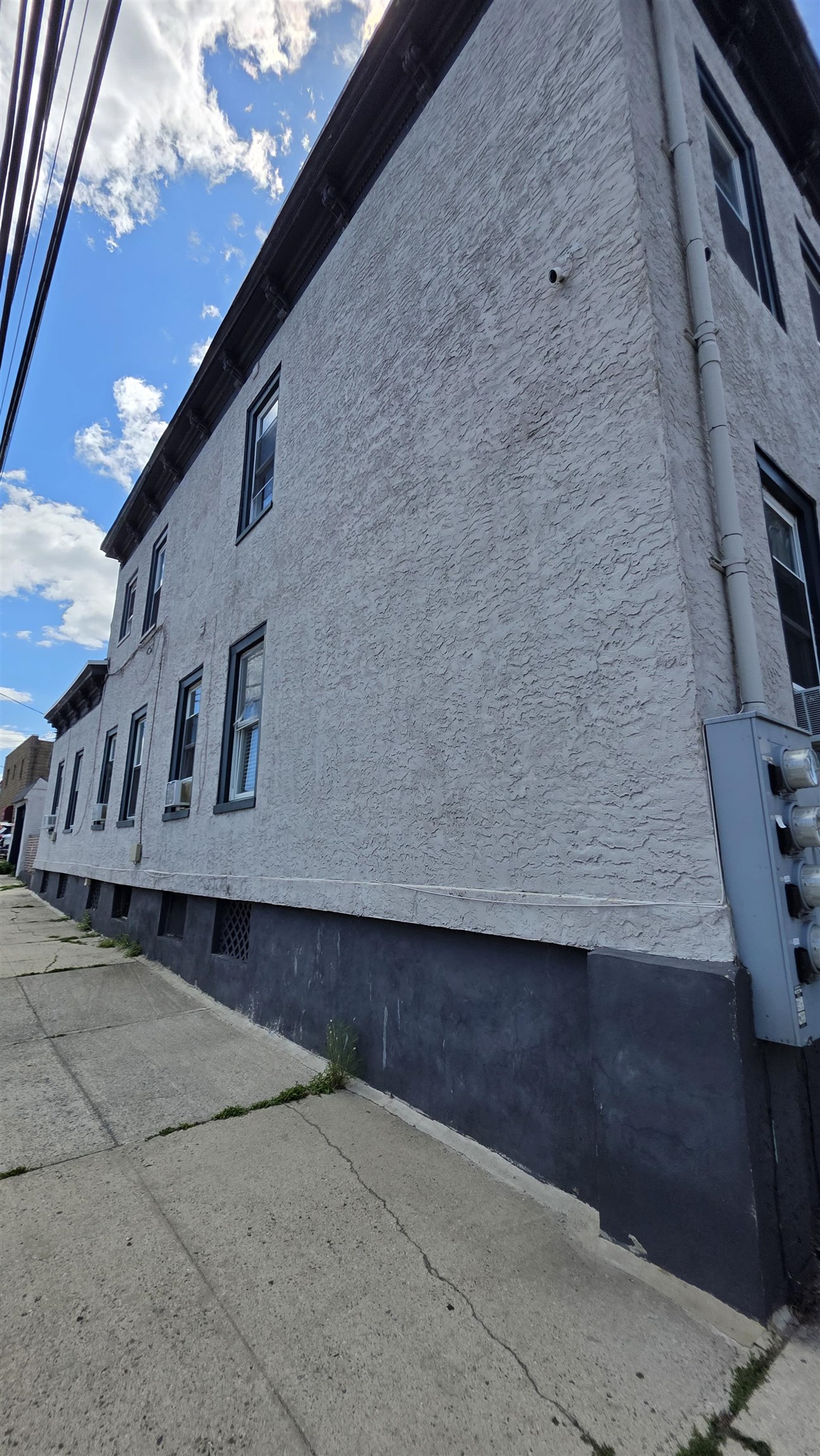 1201 67th St 3 Property Photo 2