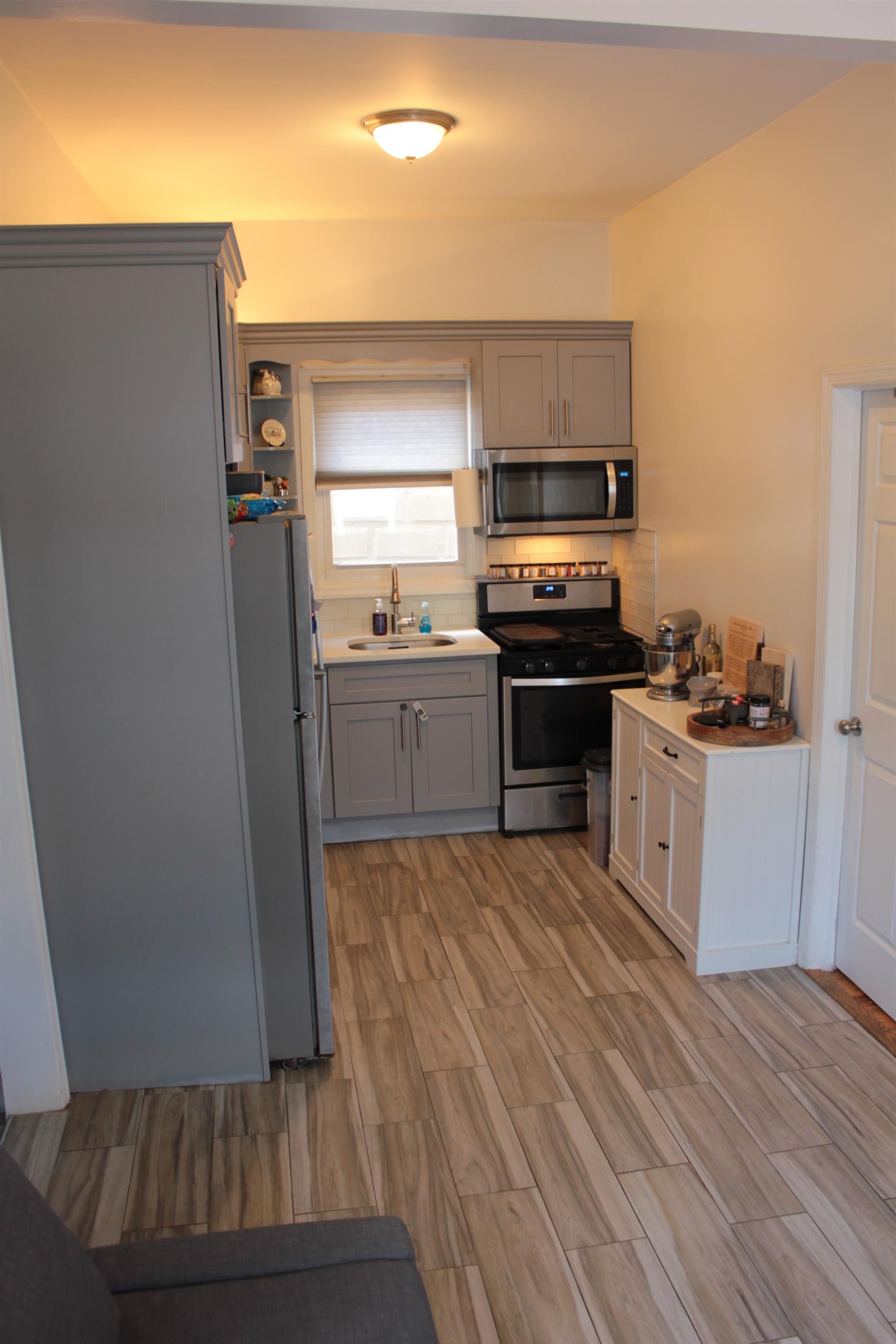 1201 67th St 3 Property Photo 11