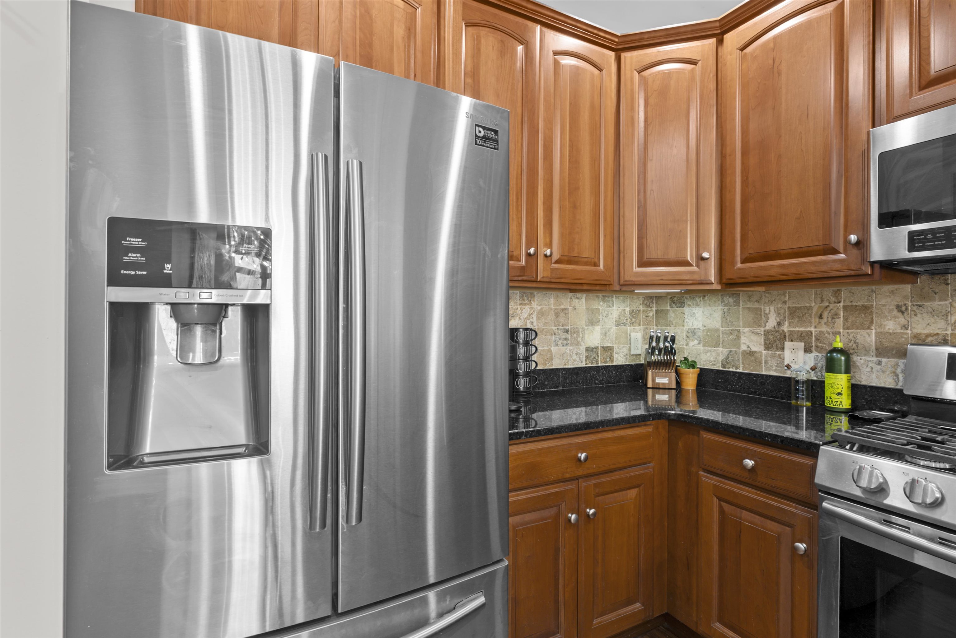 7400 River Rd 401 Property Photo 4