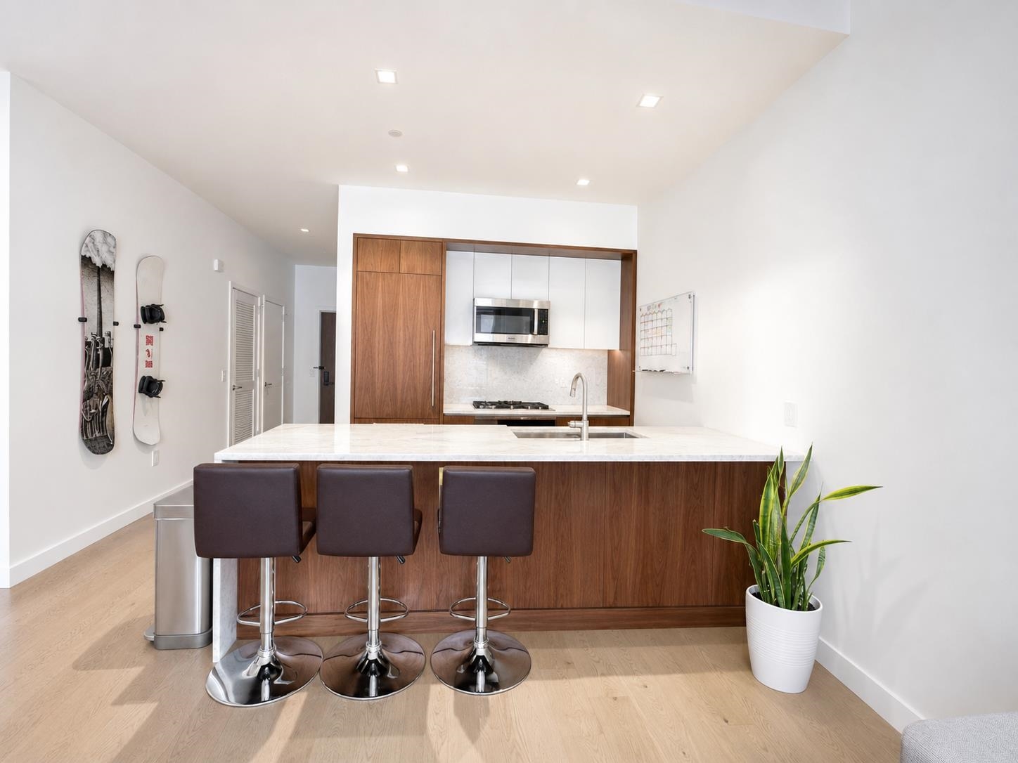 75 PARK LANE SOUTH 423 Property Photo 1