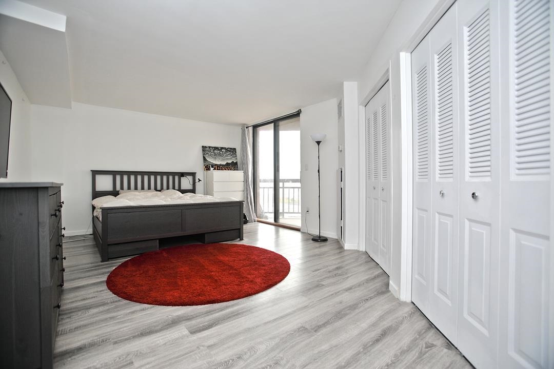 1203 Harmon Cove Tower 1203 Property Photo 2
