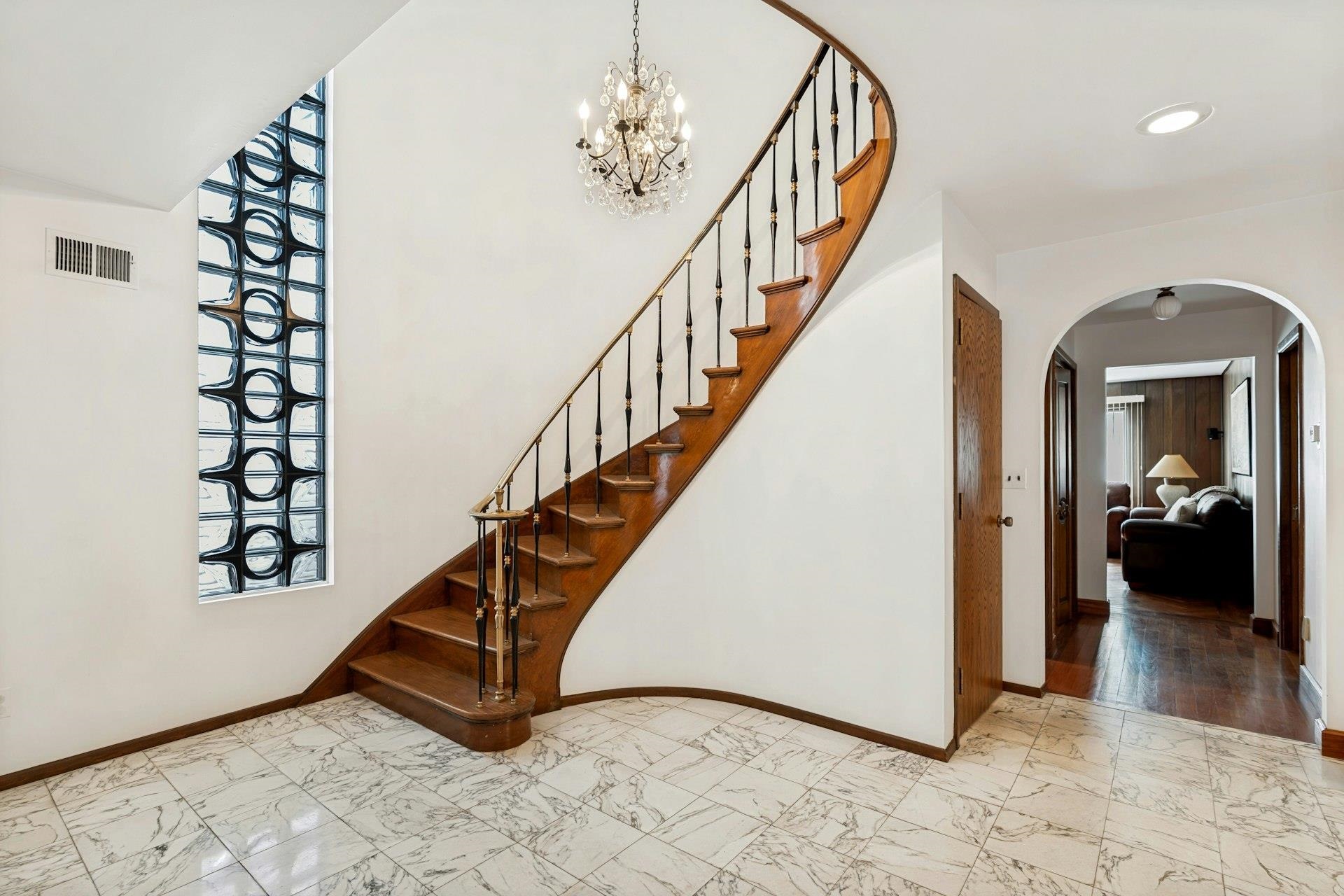 46 Avenue B Property Photo 6