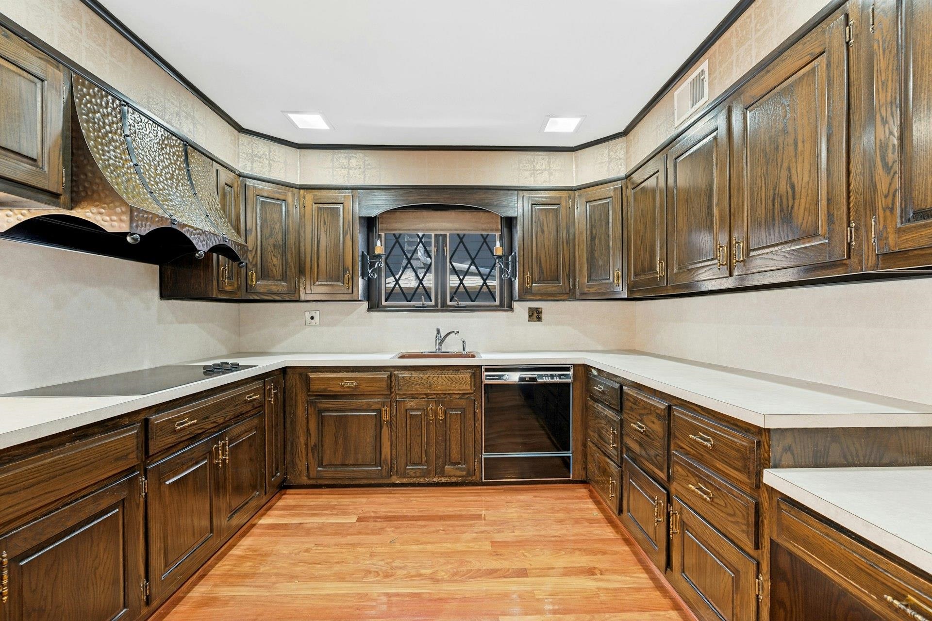 46 Avenue B Property Photo 9