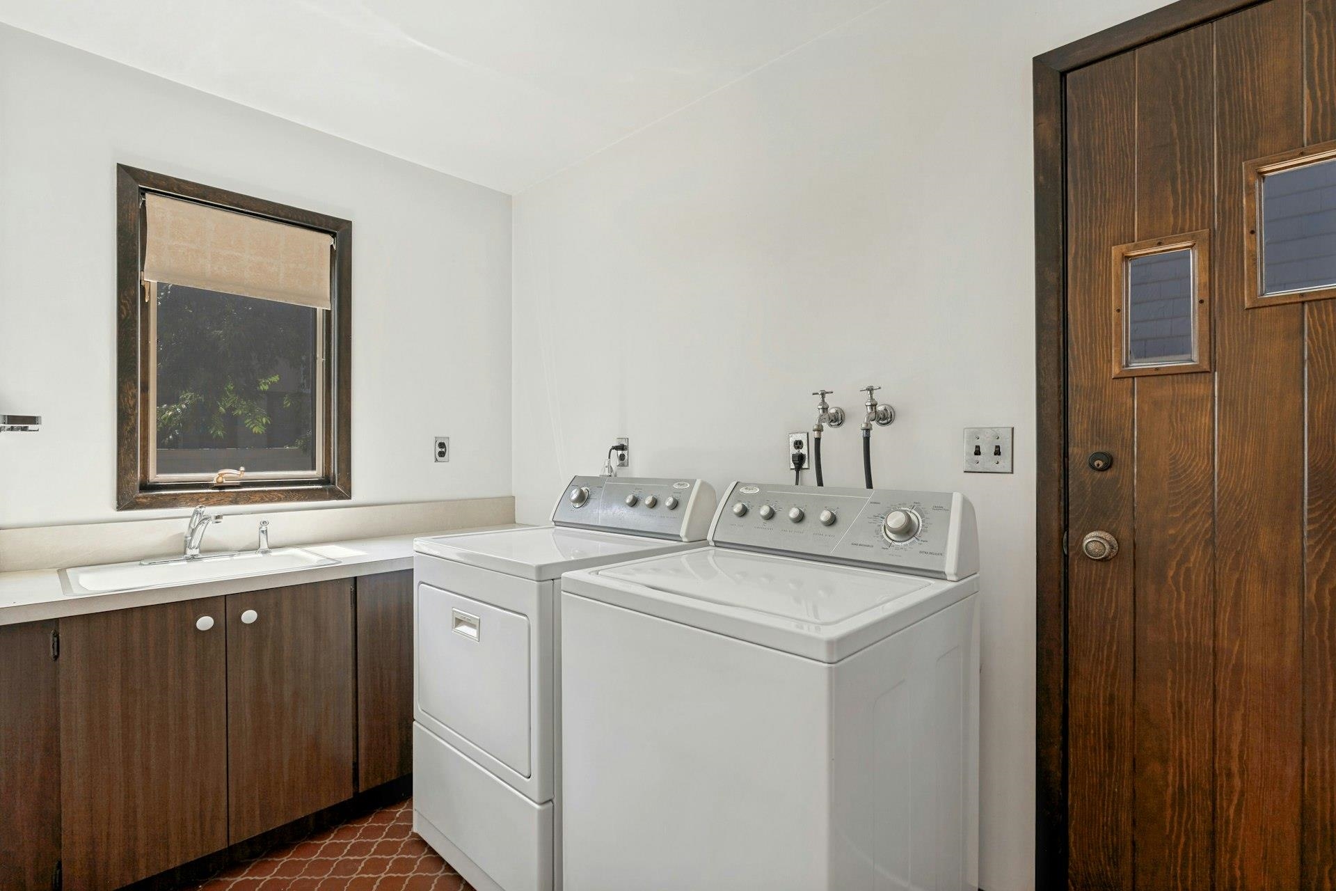46 Avenue B Property Photo 23