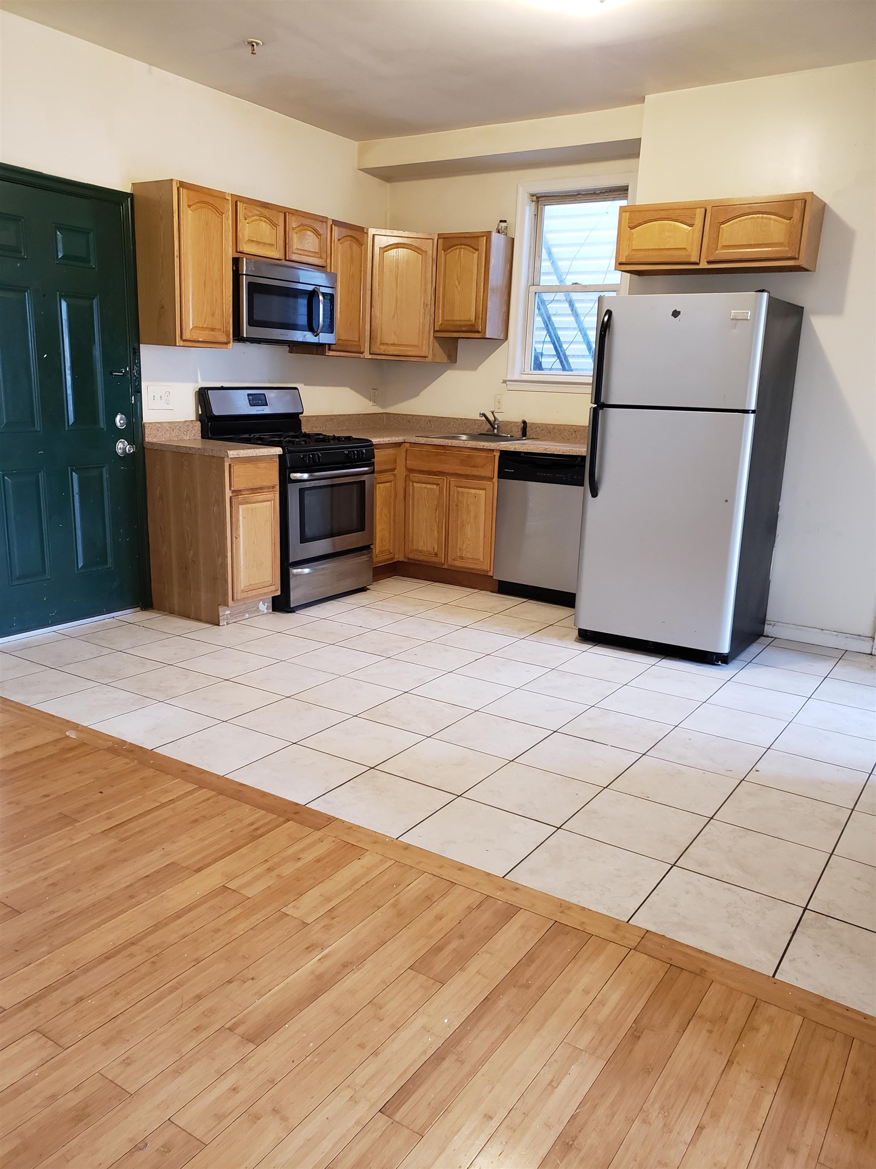 385 AVENUE C 3 Property Photo 1