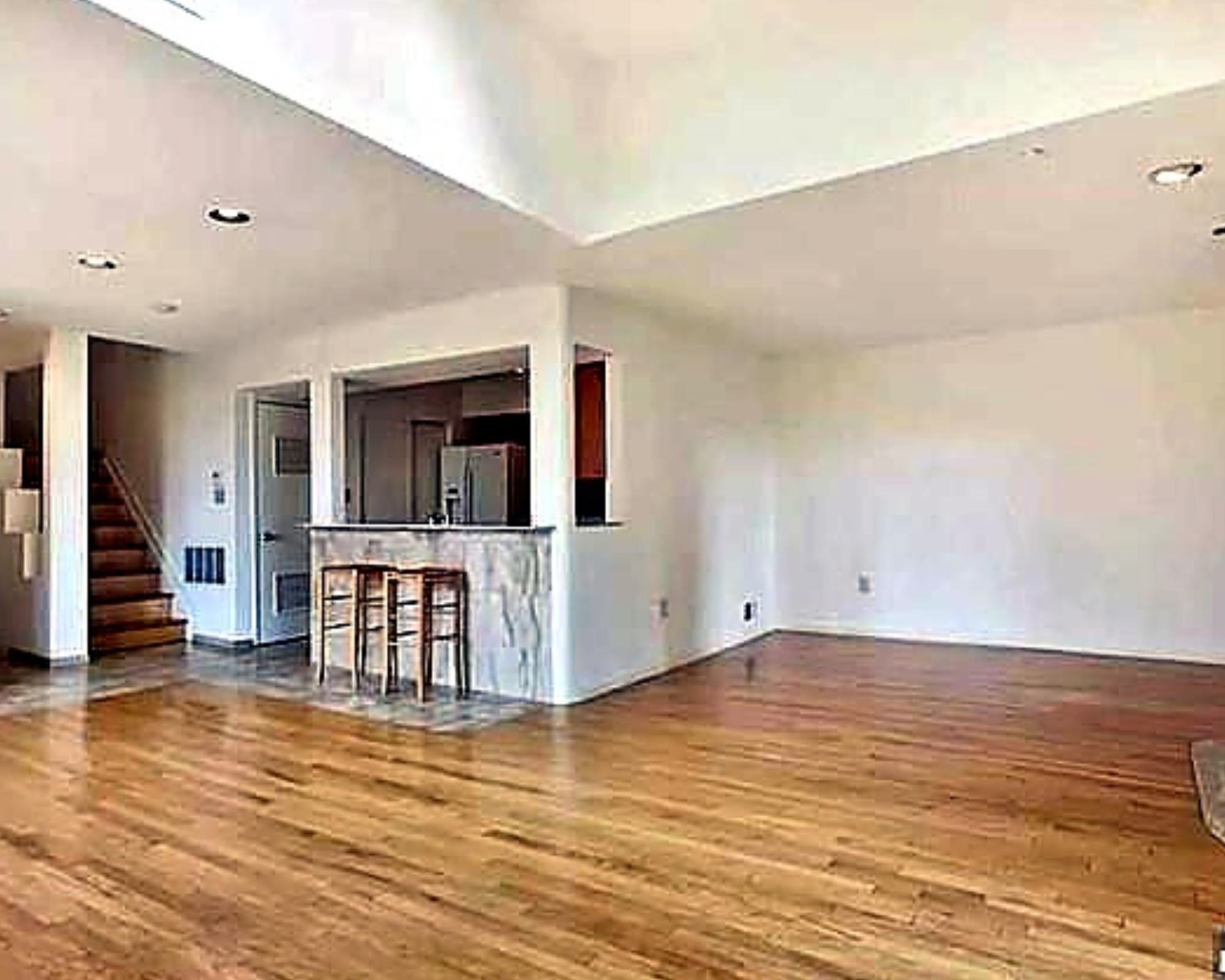 833 Topsail Lane 833 Property Photo 2
