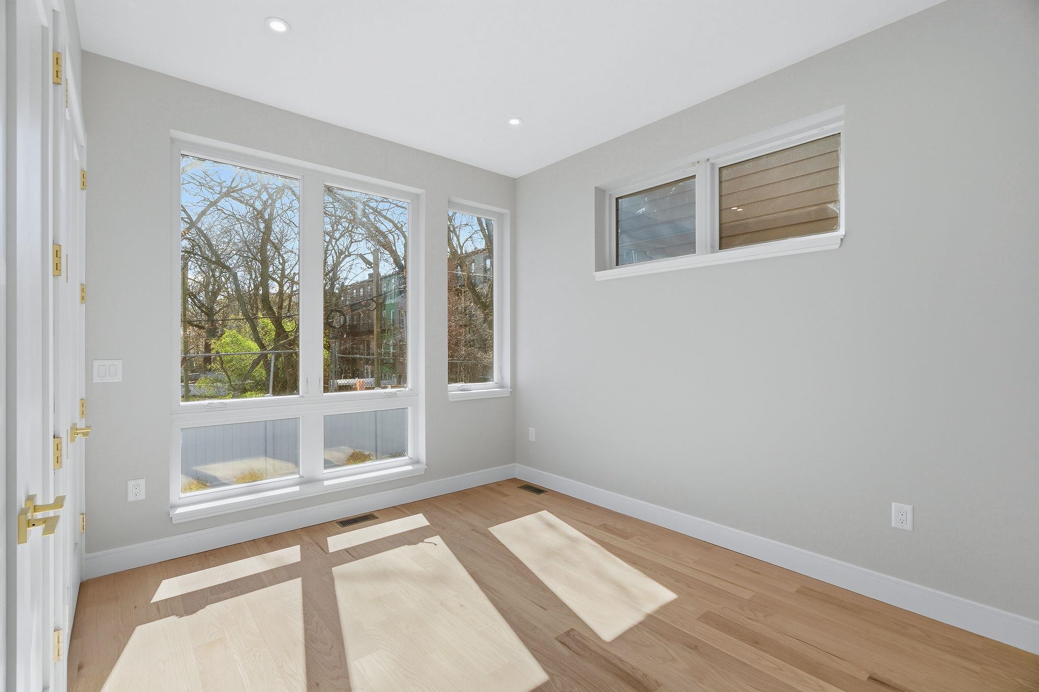 27 Clinton Ave 1 Property Photo 23