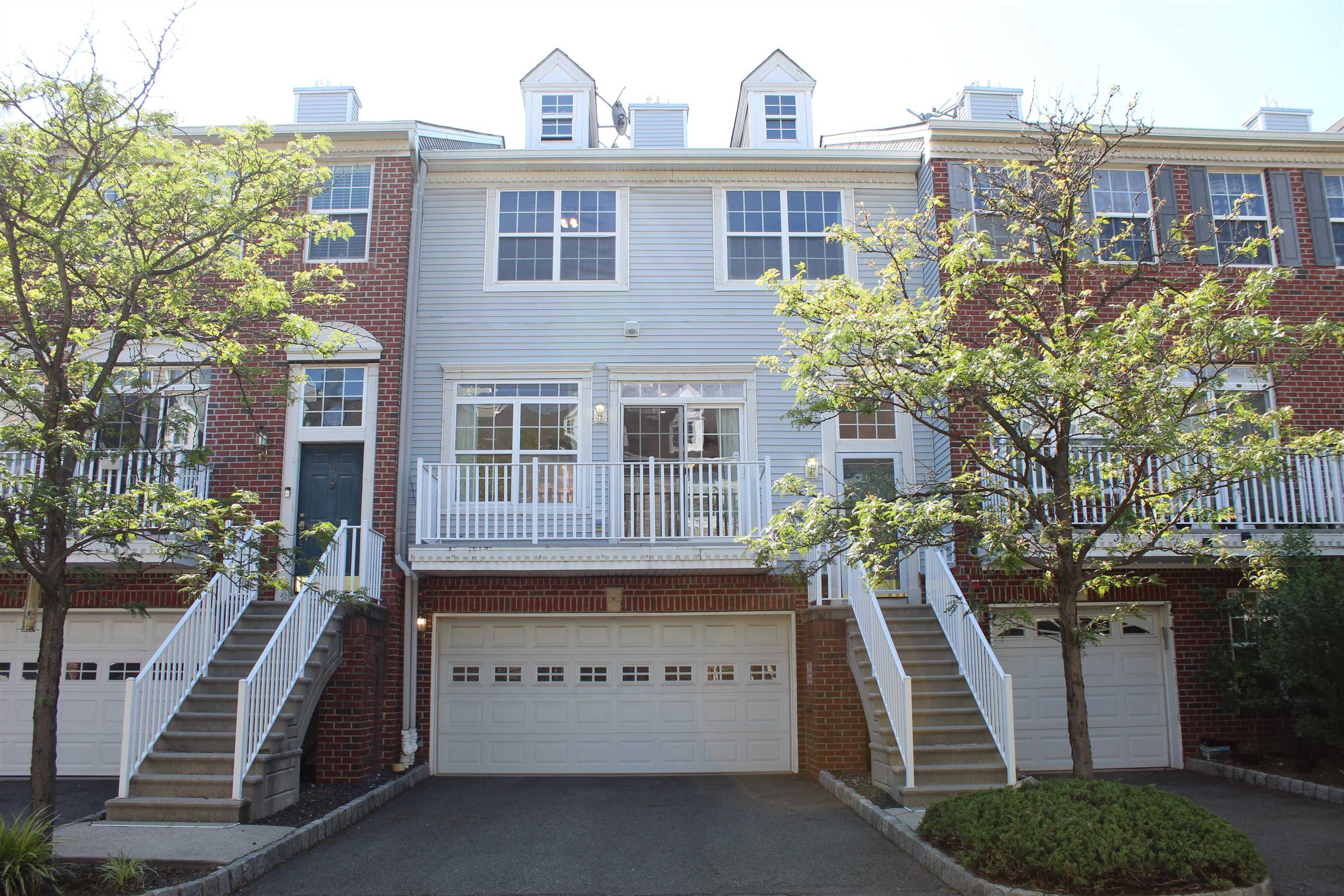 9 MCMARTIN CT Property Photo 1