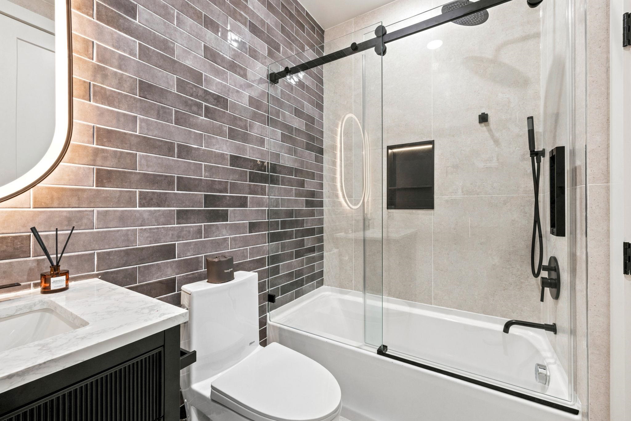 42 Waverly St 2 Property Photo 23