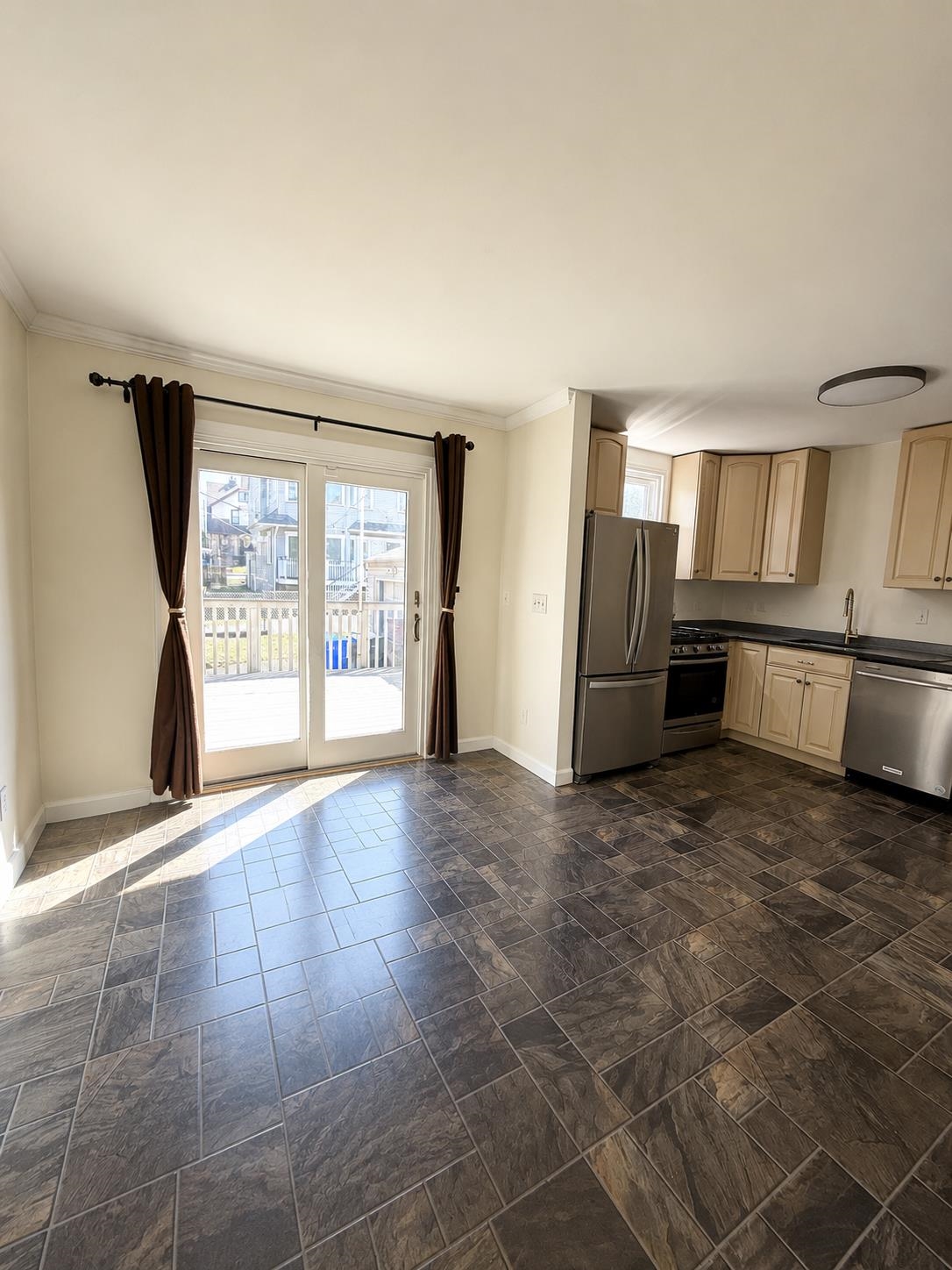 1 COURIER PL Property Photo 1