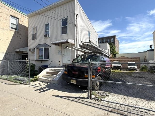 920-922 21ST ST Property Photo 1
