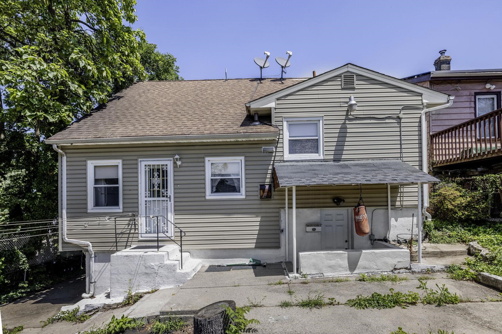 1703 81st St Property Photo 2