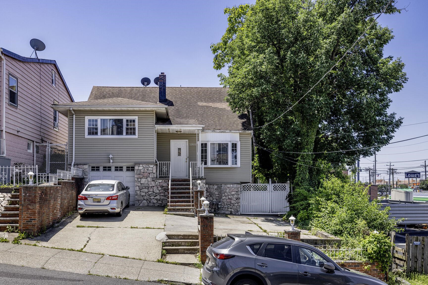 1703 81st St Property Photo 5
