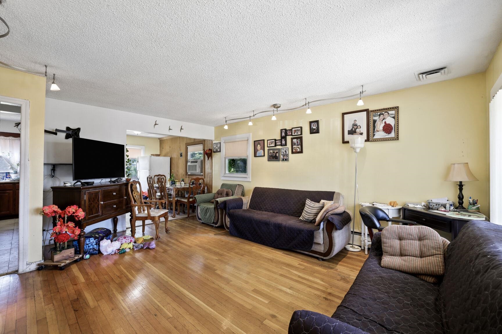 1703 81st St Property Photo 7
