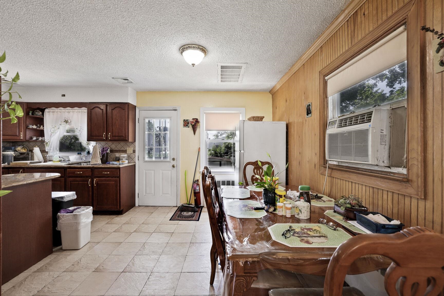 1703 81st St Property Photo 10