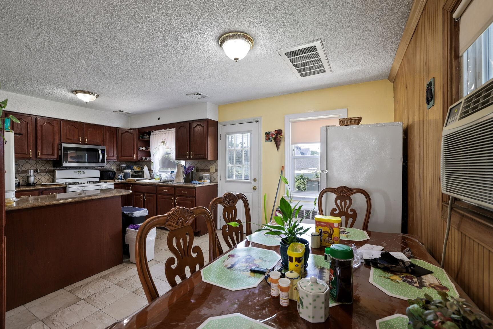 1703 81st St Property Photo 11