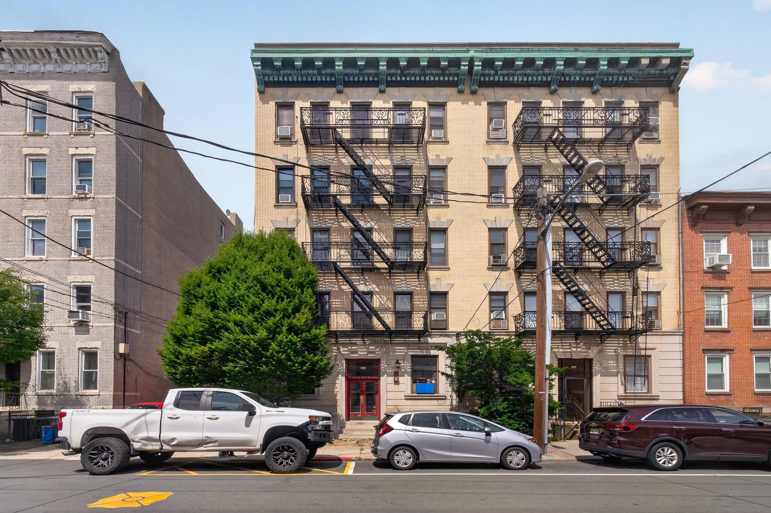 622 Park Ave 2c Property Photo 1