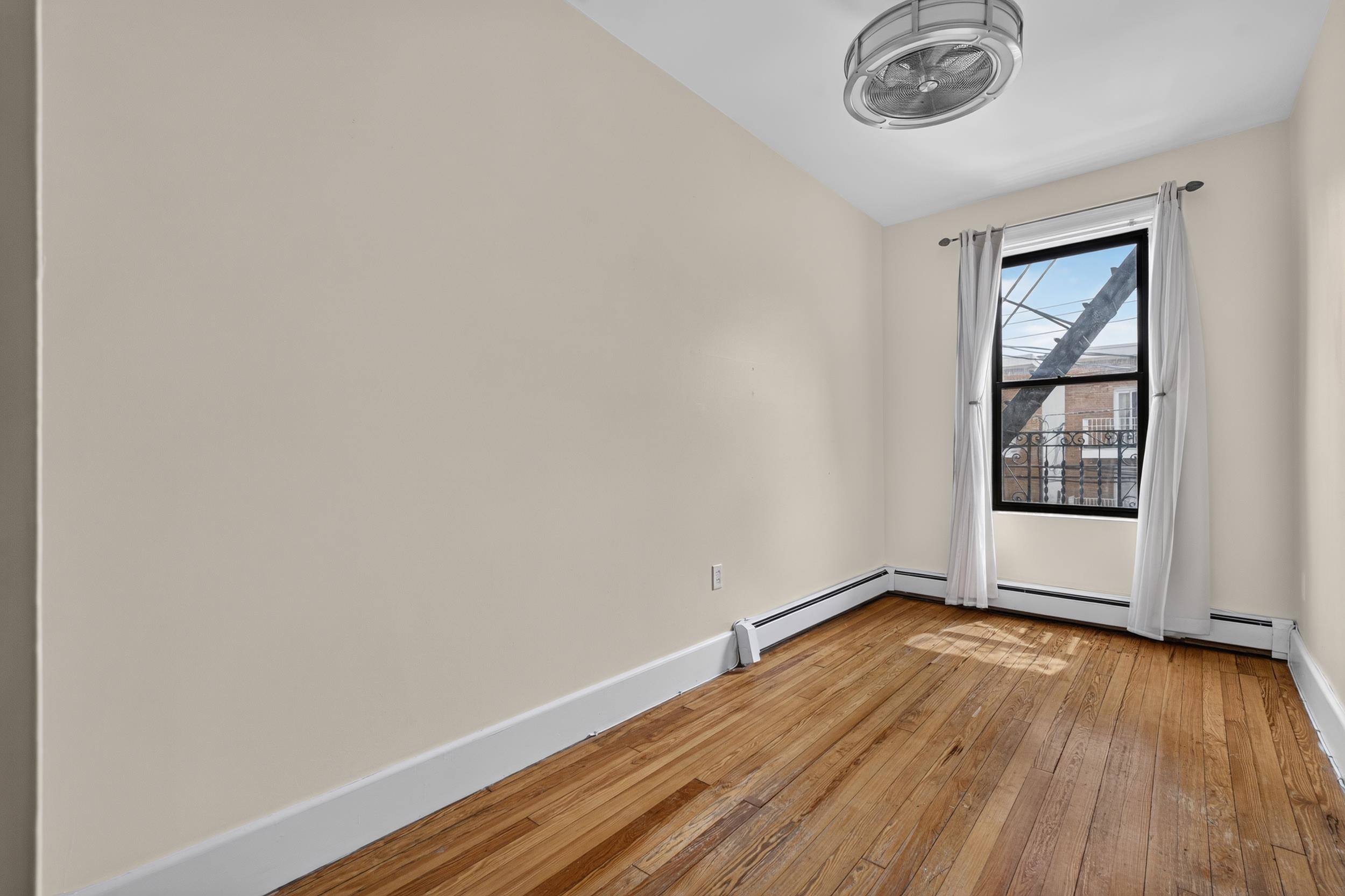 622 Park Ave 2c Property Photo 9