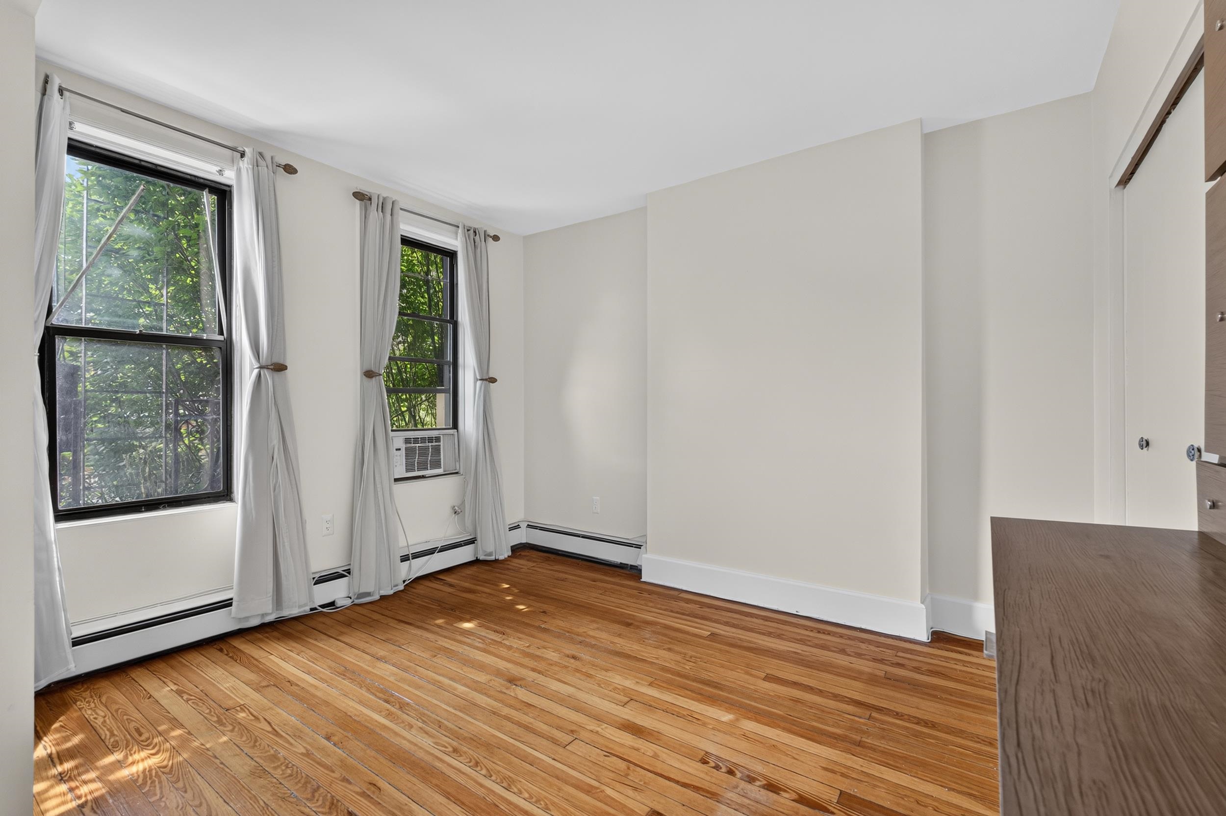 622 Park Ave 2c Property Photo 11