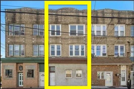 1104a AVENUE C Property Photo 1